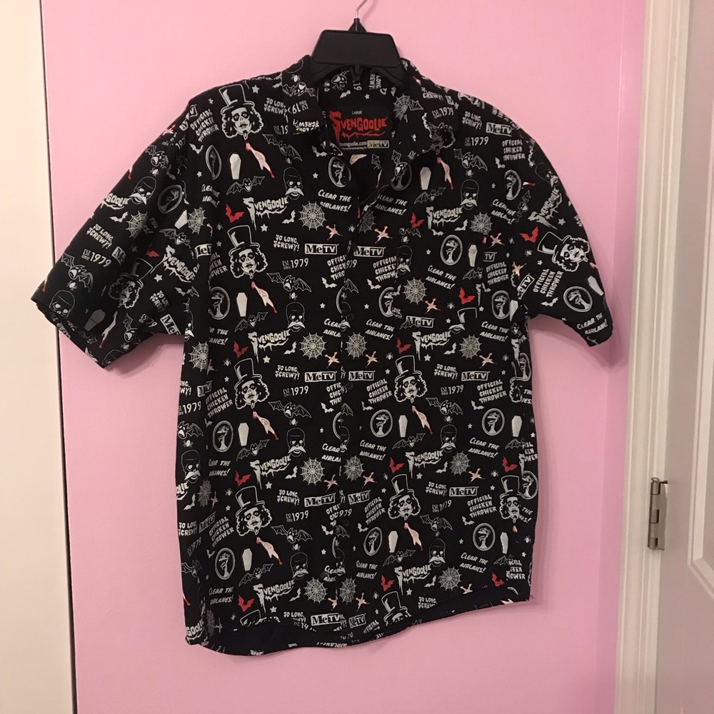 Svengoolie me tv button down shirt size large